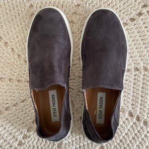 EUC Steve Madden Fayna Faux suede slip on shoe